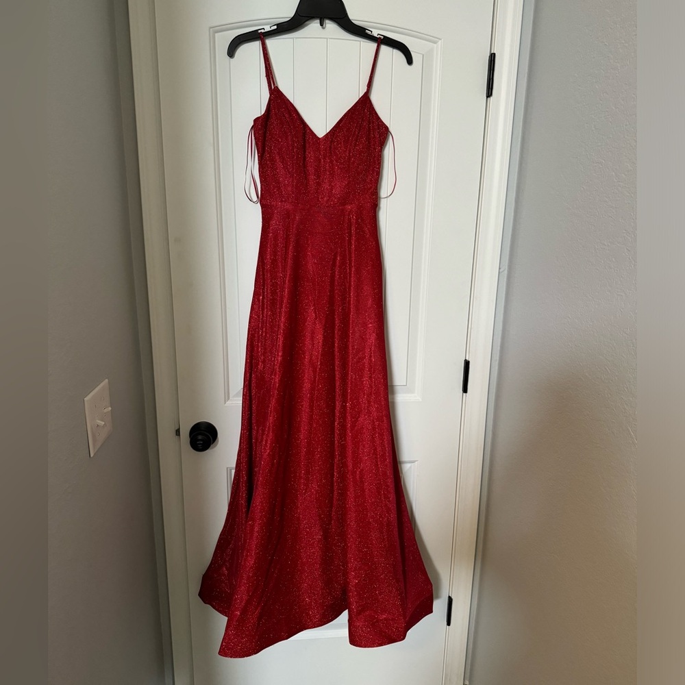 🦋 NWT Elegant Red Sparkling Glittering Evening Gown Dress with Pockets